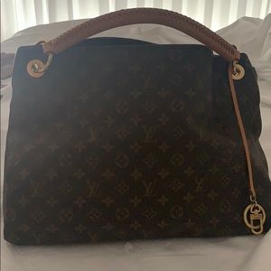 Louis Vuitton artsy MM
